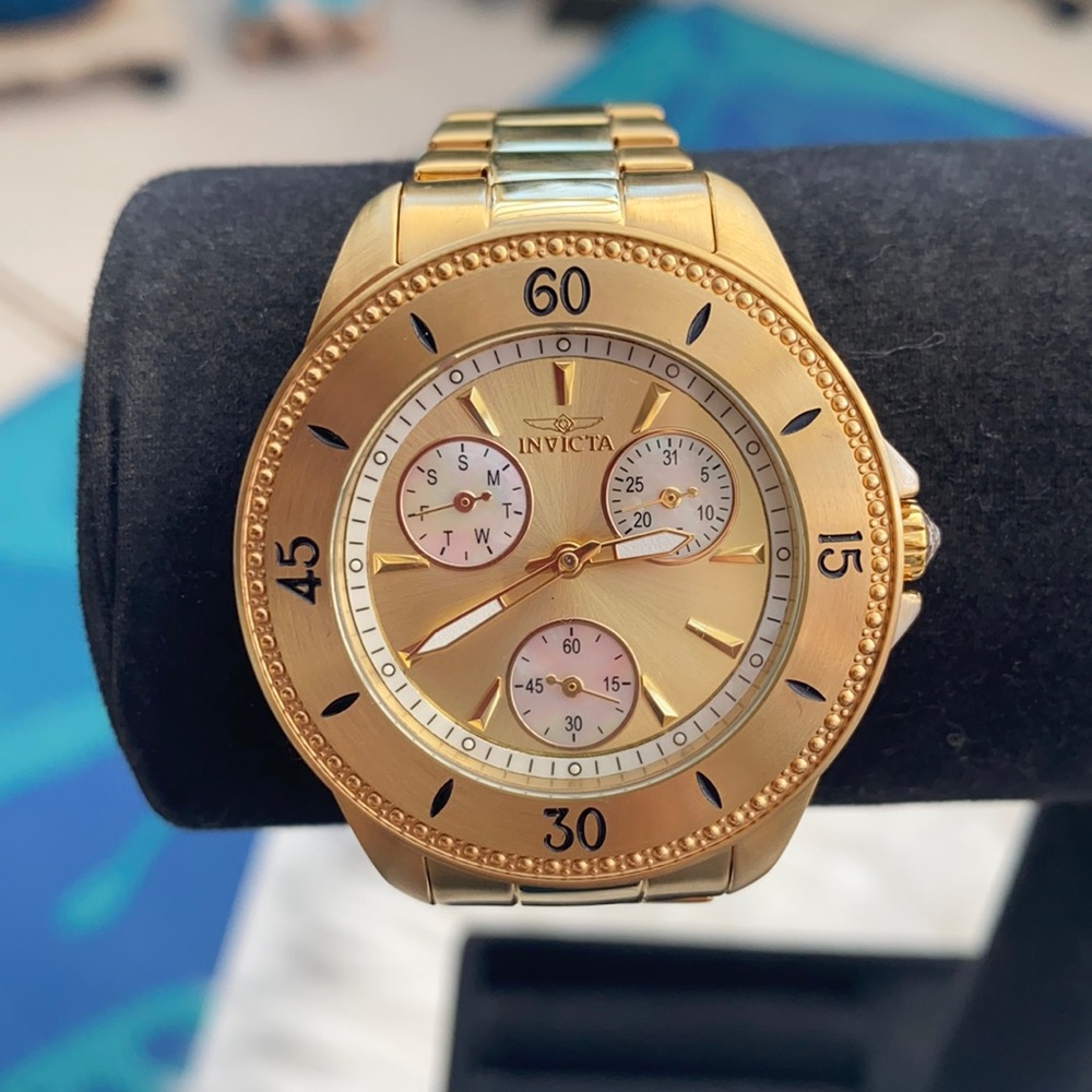 💛💛INVICTA ANGEL GOLD TONE MOTHER OF PEARL WATER RESISTANT💛💛